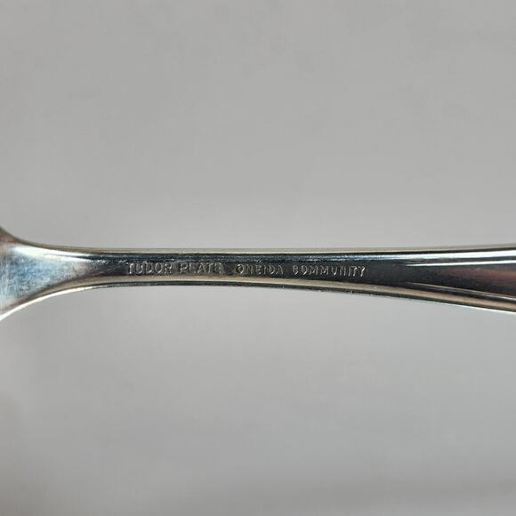 Vtg Lot 4 Oneida Tudor Plate Queen Bess II 6in Teaspoons 1946 Floral Silverplate - Picture 3 of 8